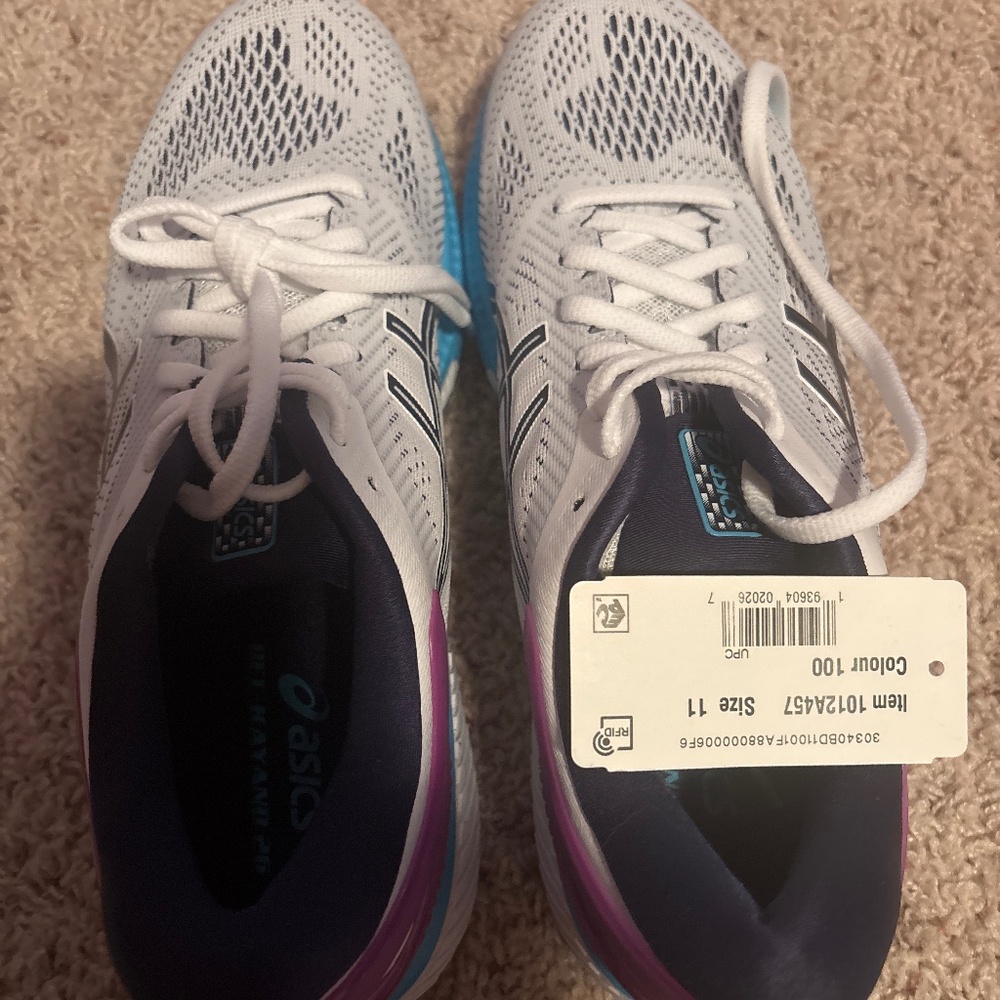 Asics Gel-Kayano 26. Brand New. Womens Size: 11